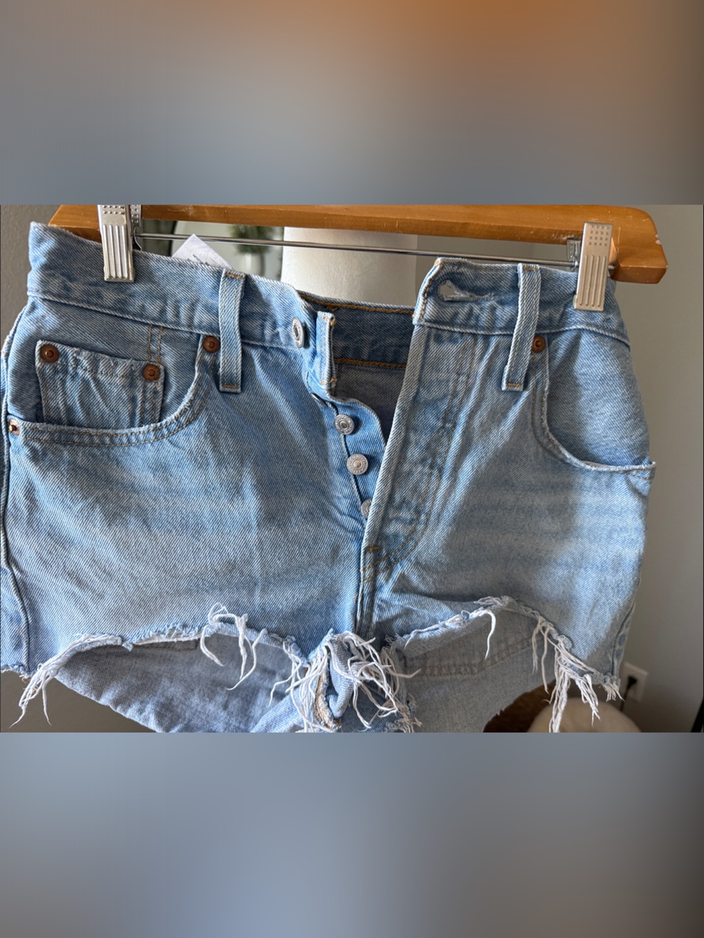 Levi’s 501 High Rise Distressed Jean Shorts Size 25